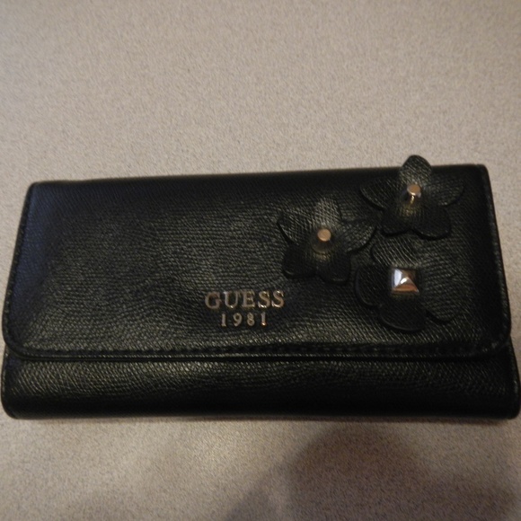 Guess Handbags - Guess flower wallet
